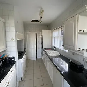 Holiday home Beautiful 3 Bedroom House, Leeds (West Yorkshire)