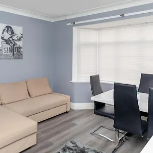 Apartment Centre Spacious House Free Parking And Wi-fi, Leeds (West Yorkshire)